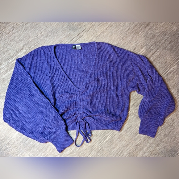 Cropped Sweater - Picture 3 of 5